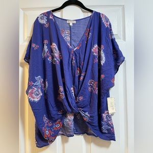 Love on a hanger Women’s Navy Floral knot Top Size XL